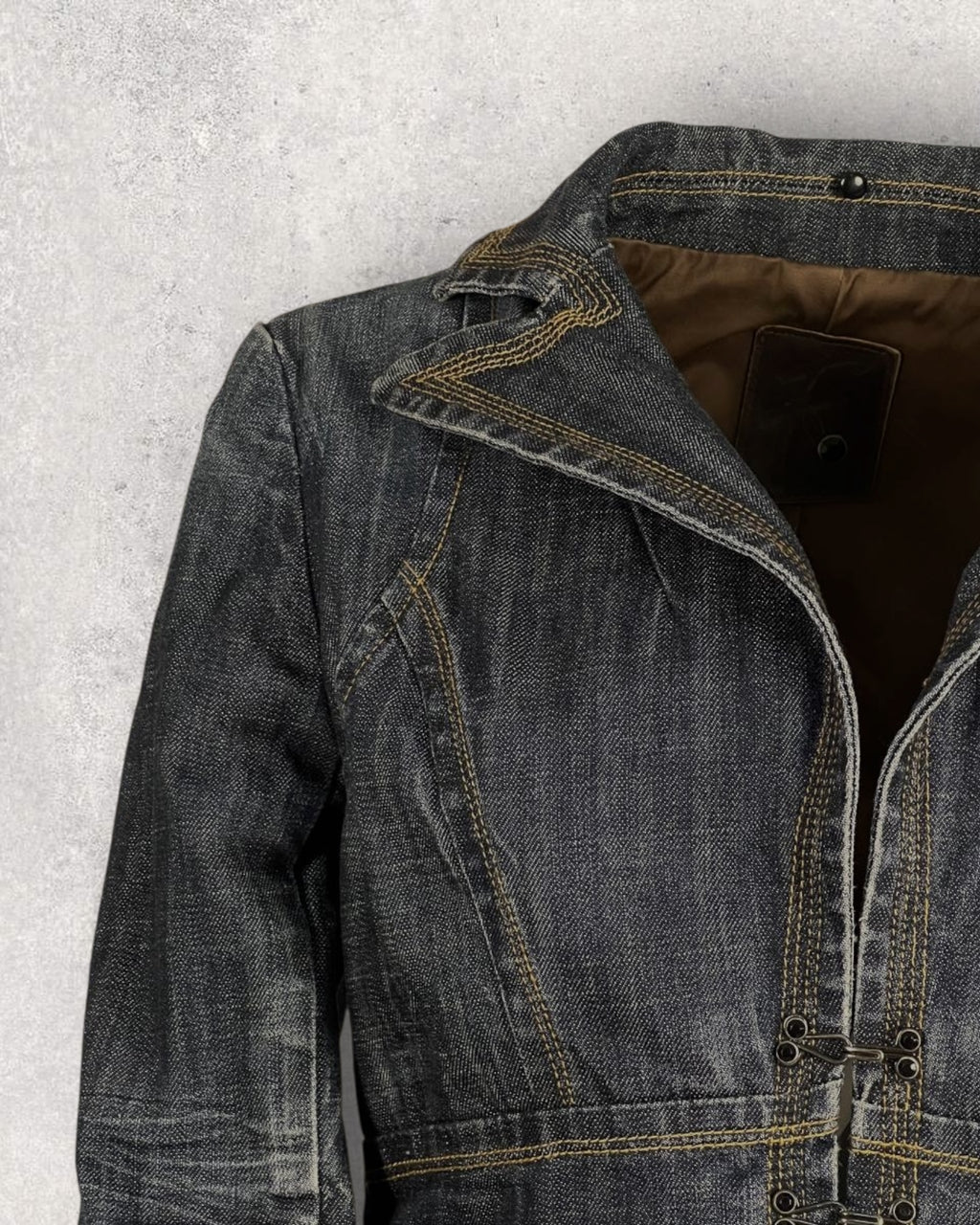 Vintage Fitted Denim Jacket (XS-S)