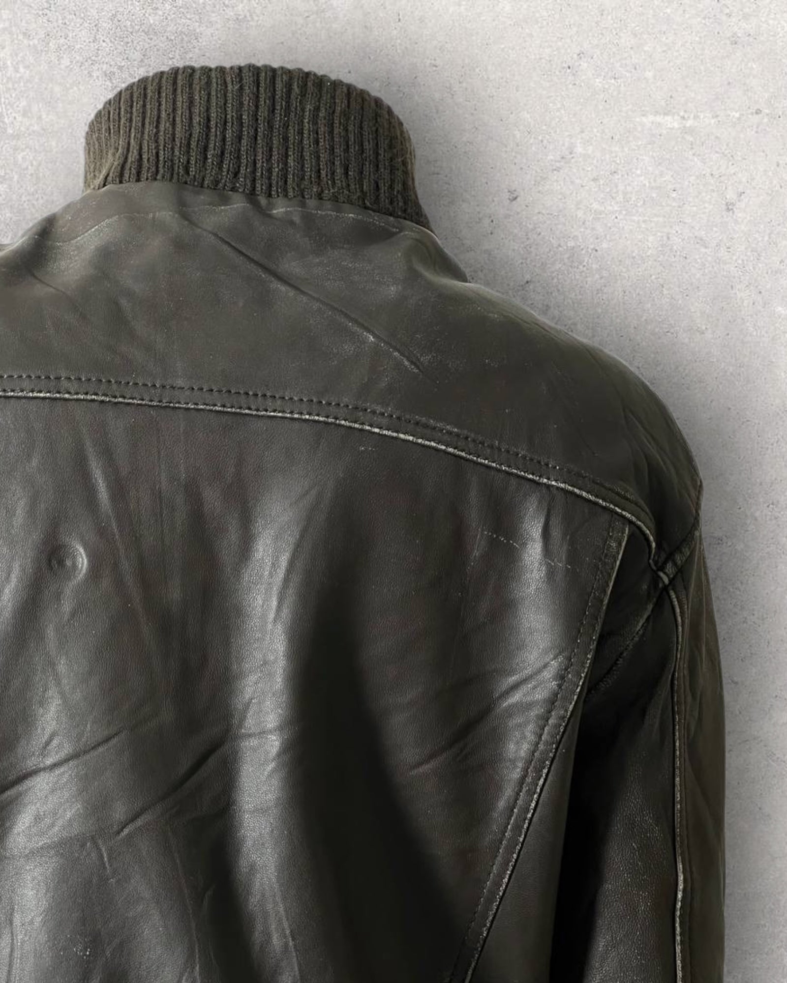 Retro Black Leather Jacket (S-M)