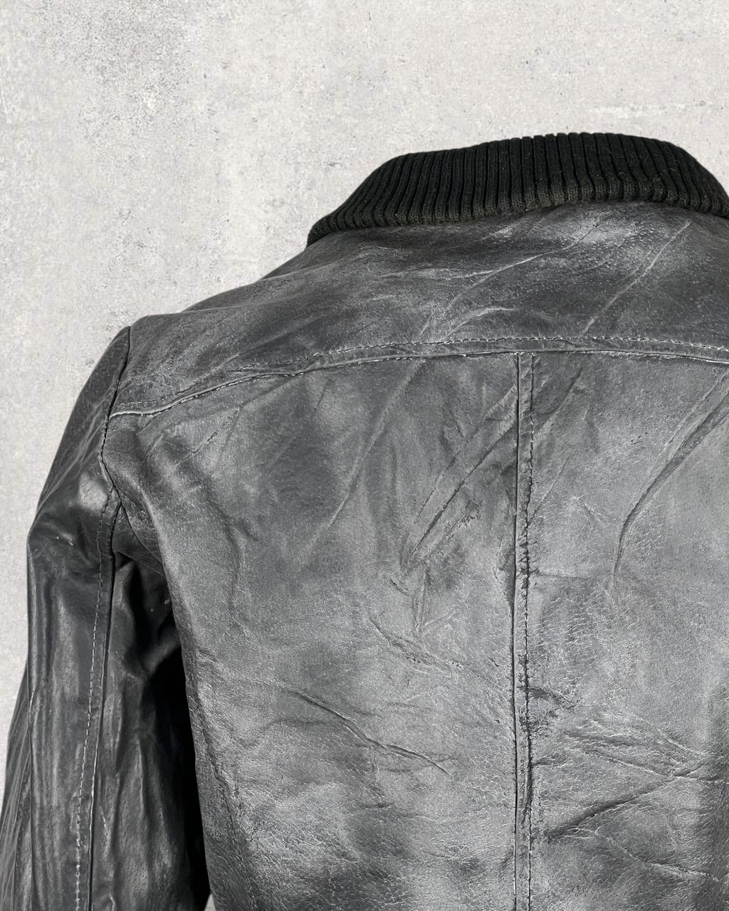 Vintage Noir Leather Jacket (M-L)