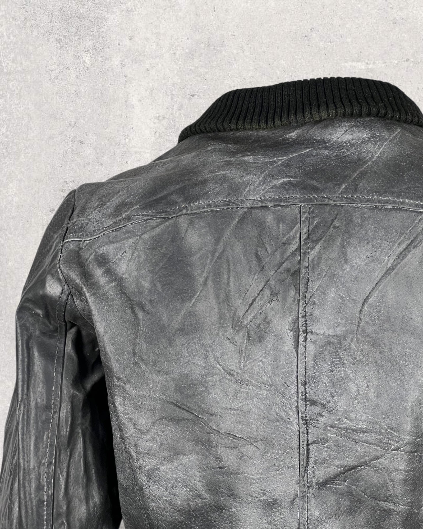Vintage Noir Leather Jacket (M-L)
